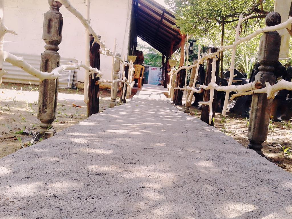 Bluesky Guest House Dambulla Bagian luar foto